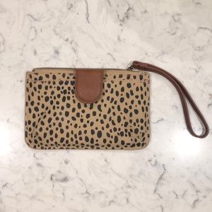 Leopard clutch